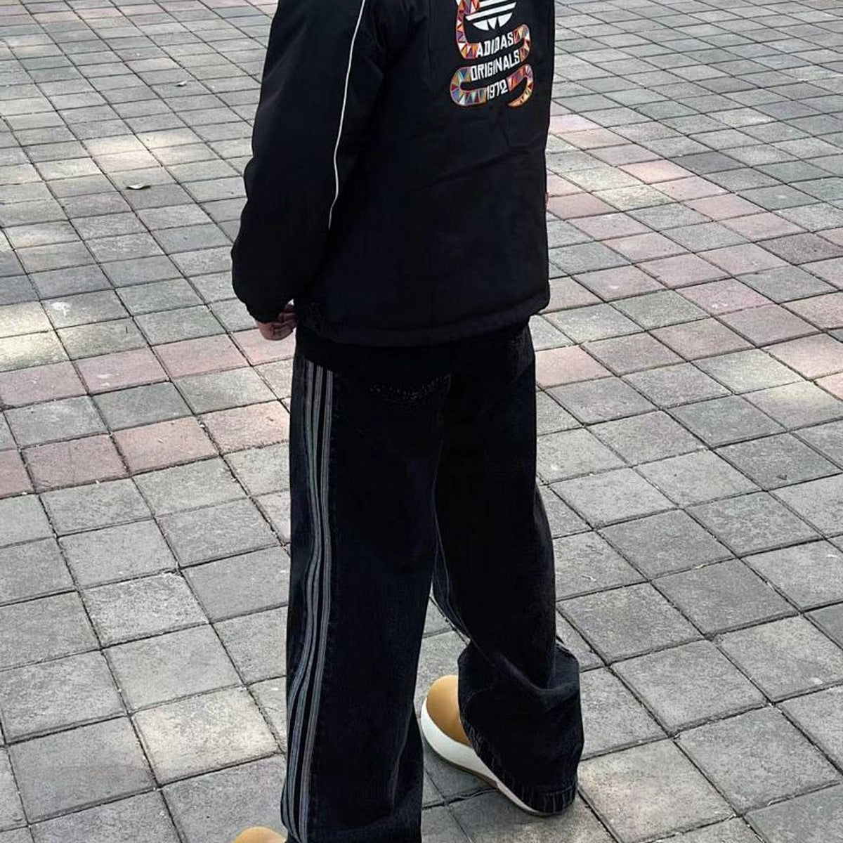 ADIDAS ORIGINALS Pantalon de Mezclilla Negro 2026
