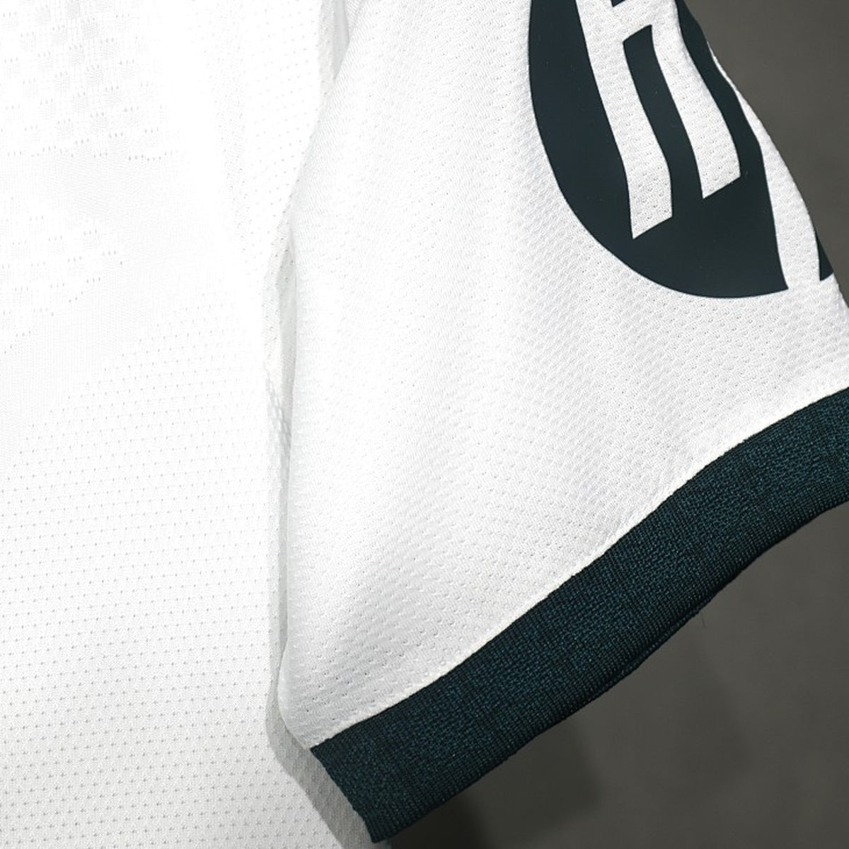 Real Madrid 26 – 27 Jersey Local Authentic Blanco – Dorsal Incluido