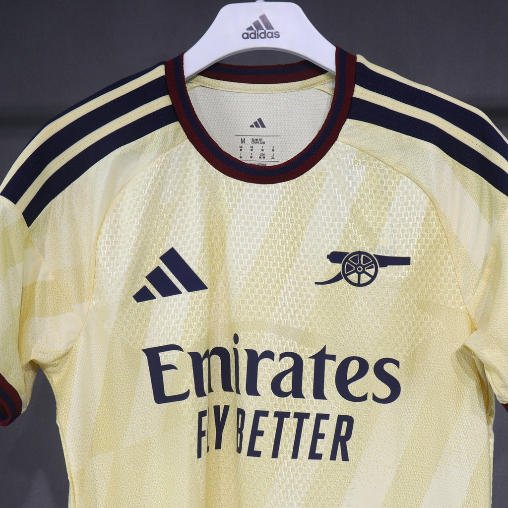 Arsenal 26 – 27 Jersey Visitante Authentic Amarillo – Dorsal Incluido