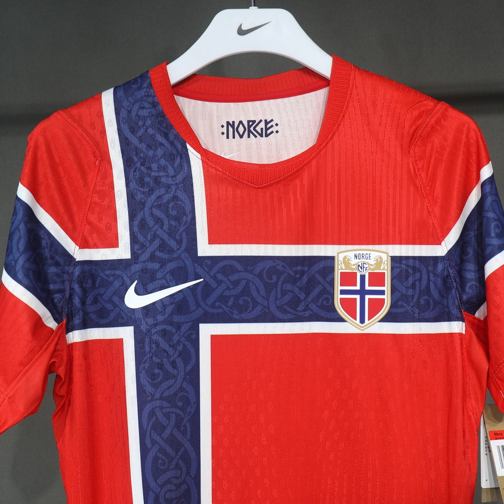 Noruega (Mundial 2026) – Jersey Local Authentic – Dorsal Incluido