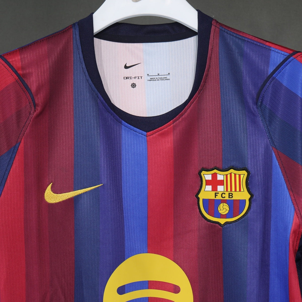 Barcelona 26  – 27 Jersey Local Authentic Aficionado  – Dorsal Incluido
