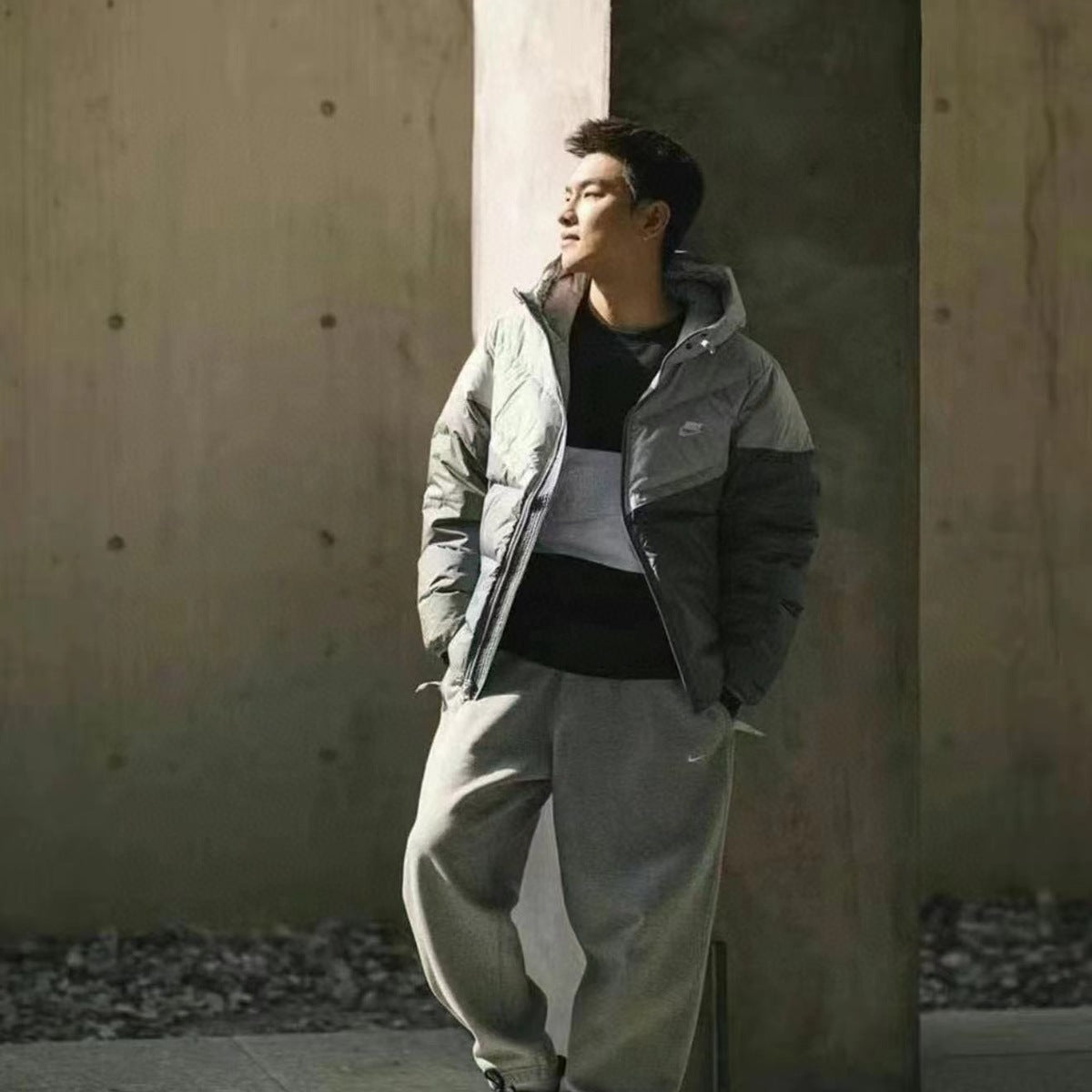 Nike Chaqueta Windrunner 2025 Gris