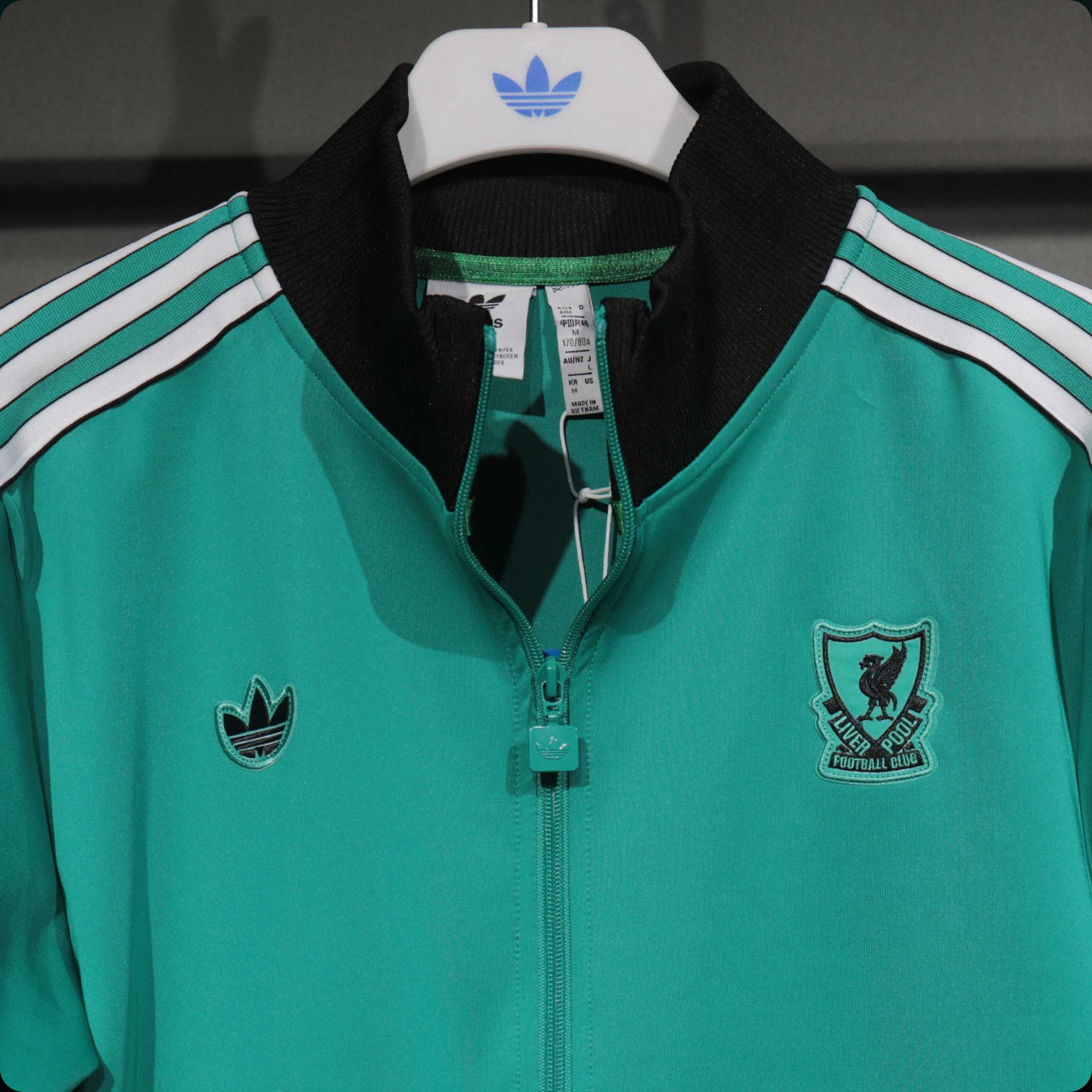 Conjunto Terrace Icons Track Liverpool – Verde Lago – Authentic