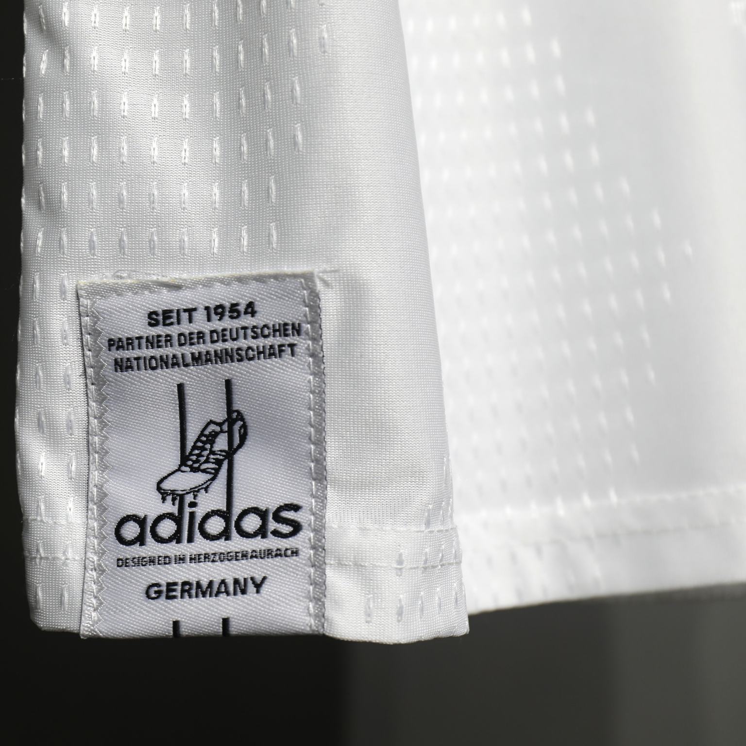 Alemania Local - Copa del Mundo 2026 Jersey Authentic