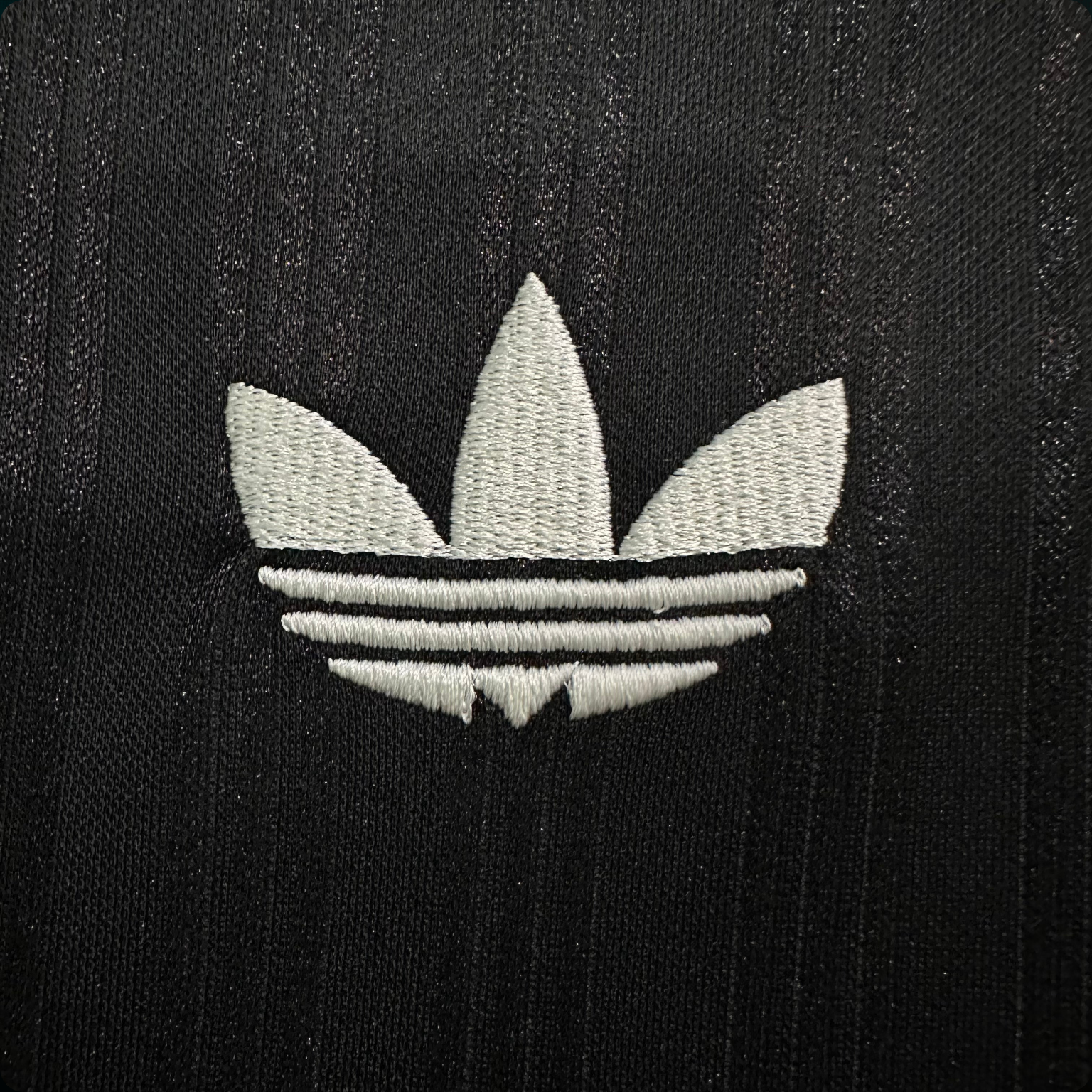 Oasis x Adidas – Jersey Tour Live ’25