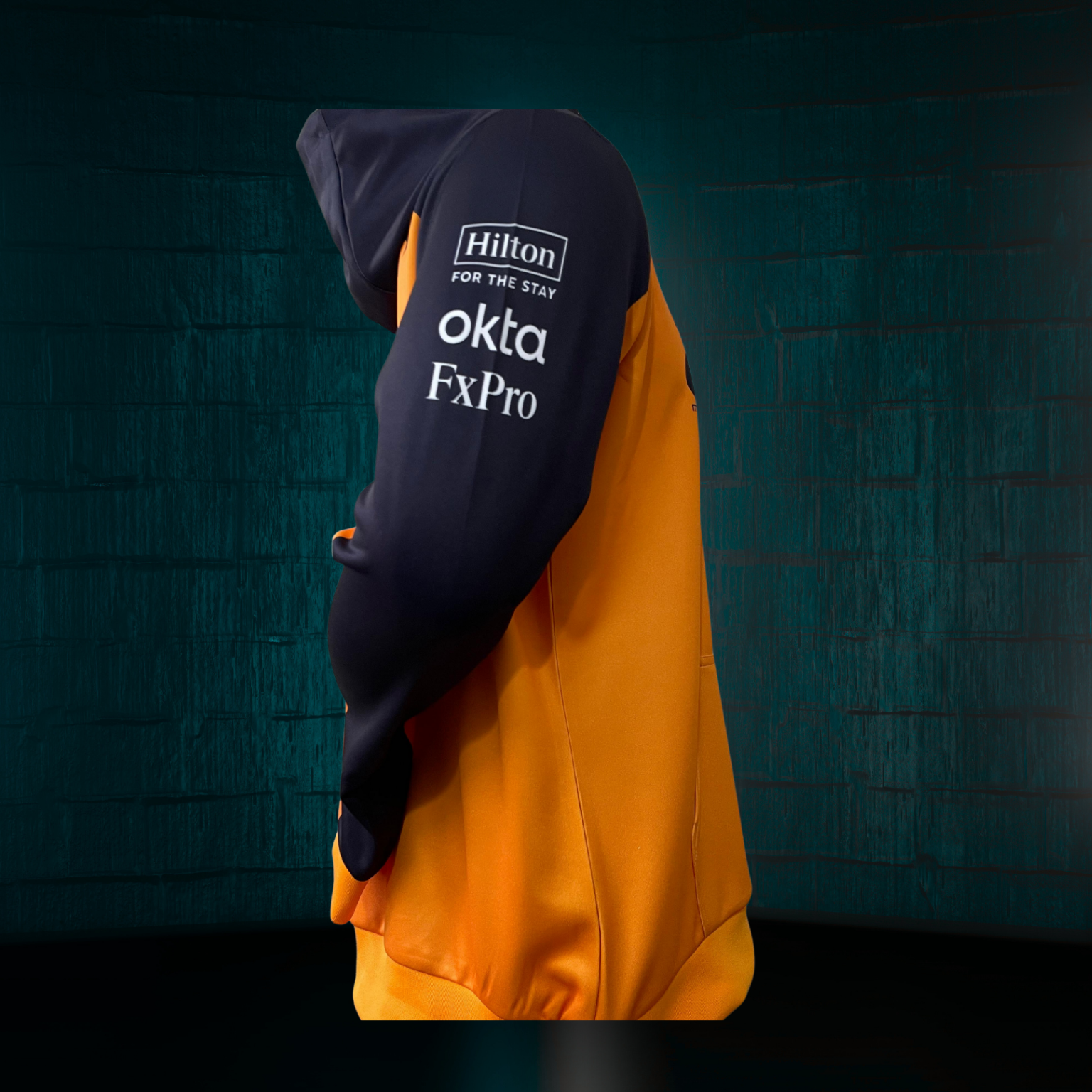 Sudadera Oficial Scuderia McLaren 2025 con Capucha