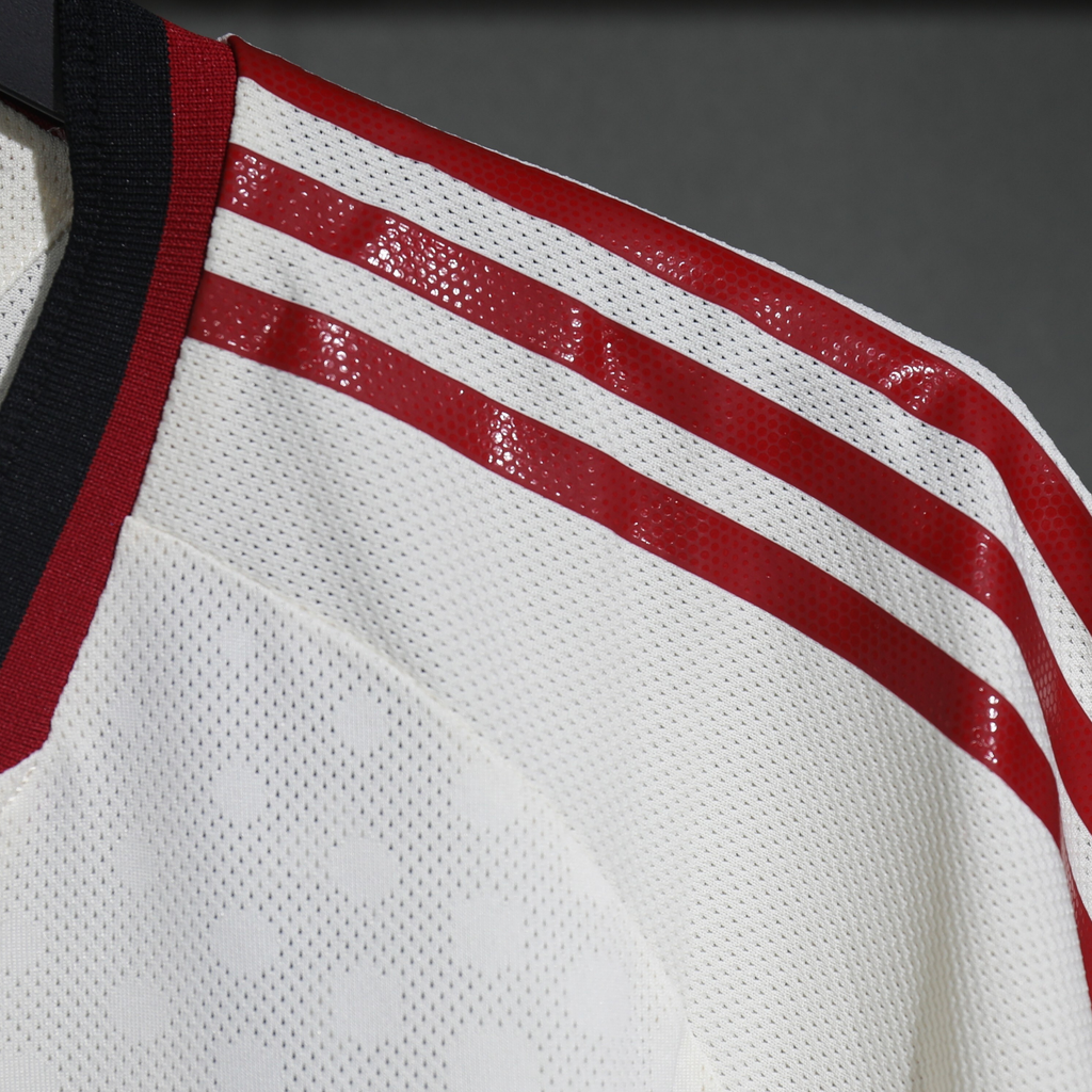 Liverpool 2025/26 – Jersey Visitante Authentic / Dorsal Incluido