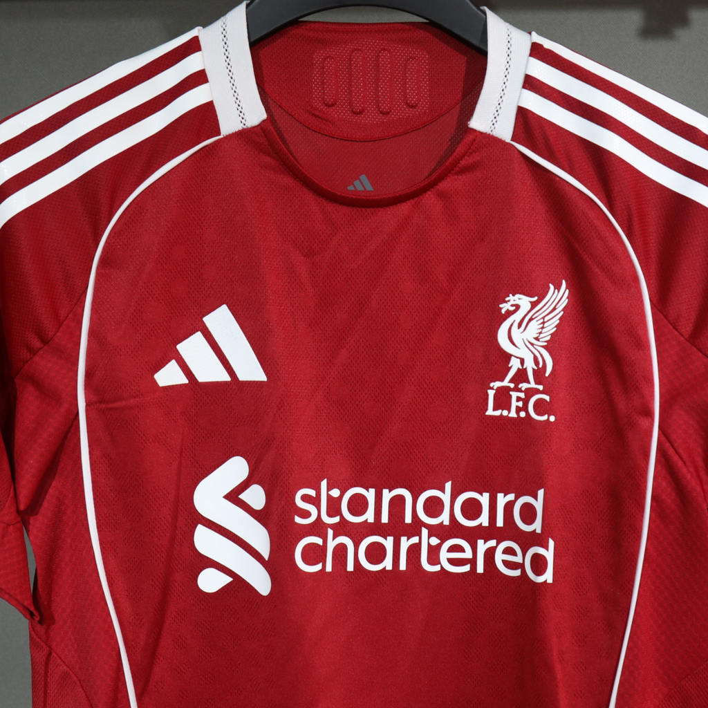 Liverpool 2025/26 – Jersey Local Authentic / Dorsal Incluido