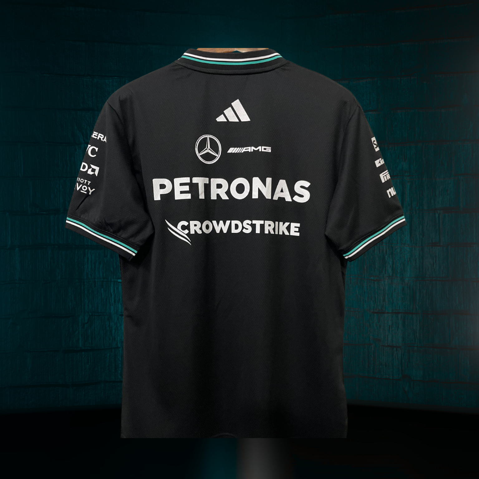 Jersey Authentic de Piloto del Equipo de F1 Mercedes - AMG Petronas 2025