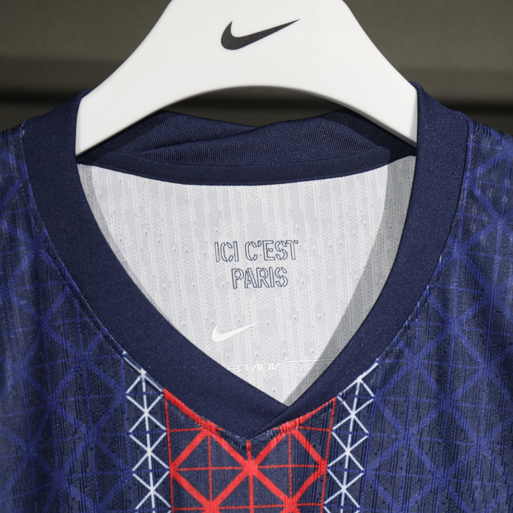 PSG 2025/26 – Jersey Local Authentic  / Dorsal Incluido
