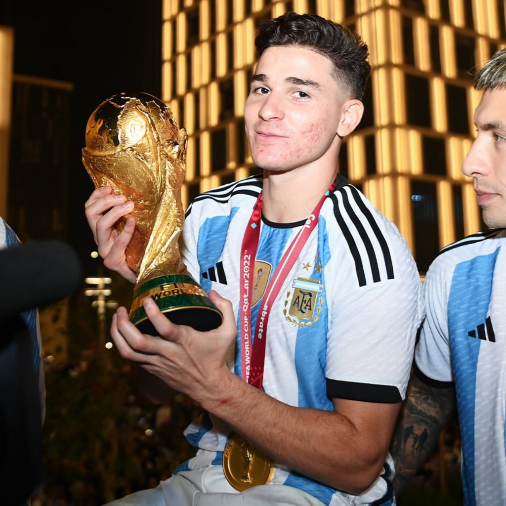 Argentina 2022 – Jersey Local Authentic Retro / Dorsal Incluido