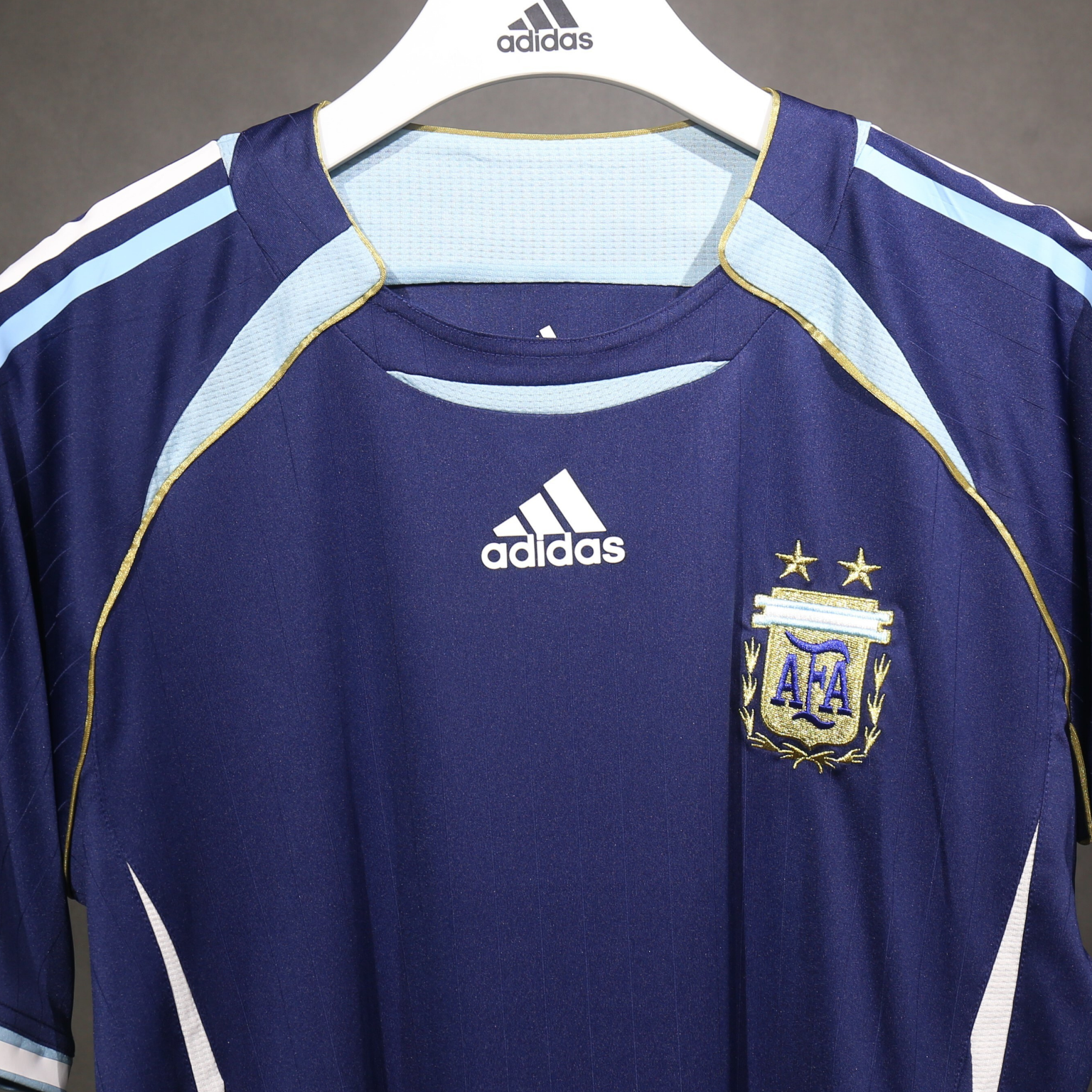 Argentina 2006 – Jersey Visitante Authentic Retro / Dorsal Incluido