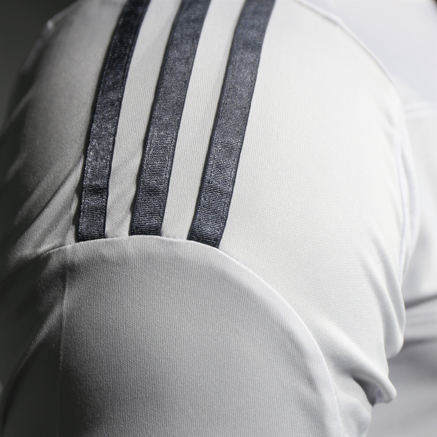 Real Madrid 2013/14 – Jersey Local Authentic Retro Manga Larga / Dorsal Incluido