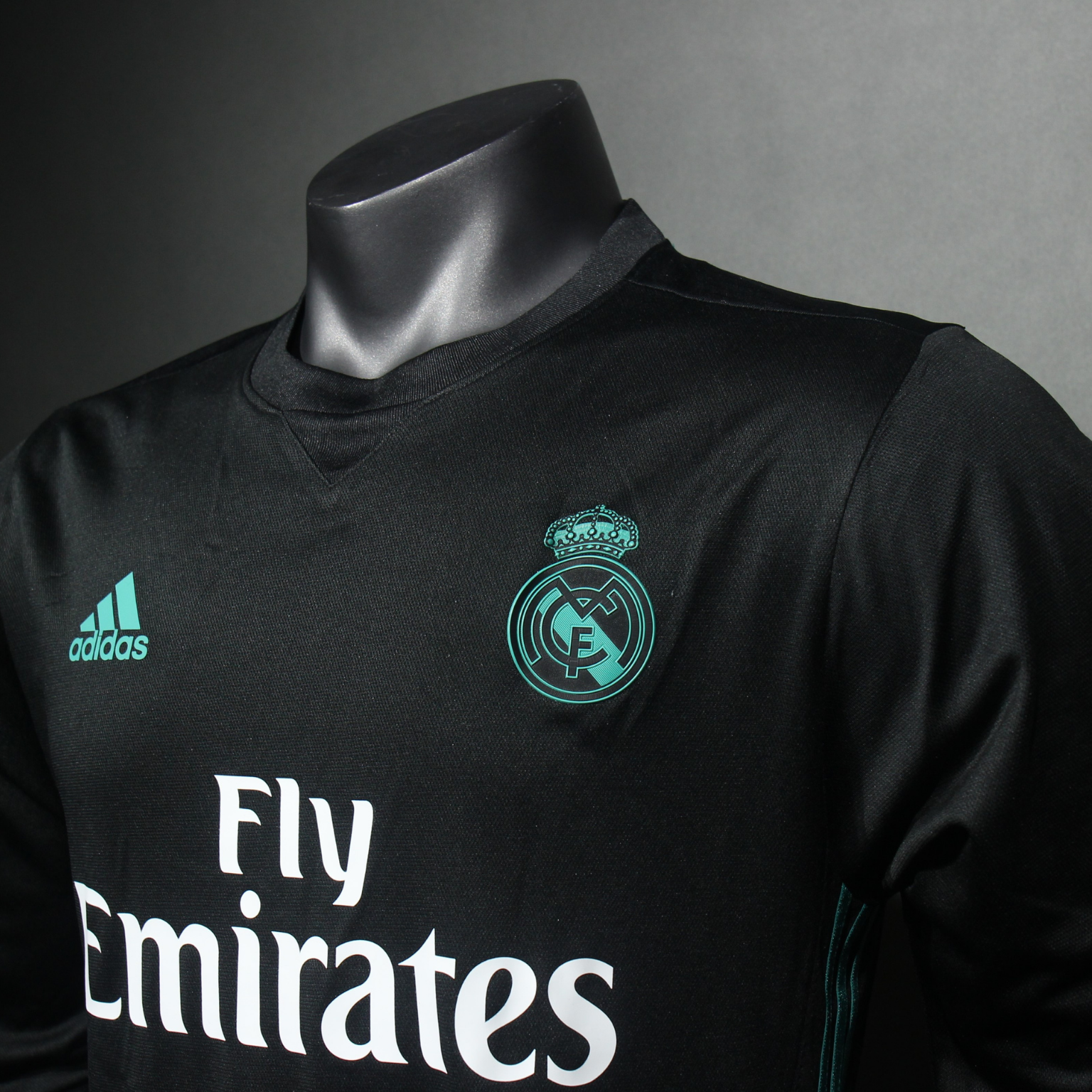 Real Madrid 2017/18 – Jersey Visitante Authentic Retro Manga Larga / Dorsal Incluido