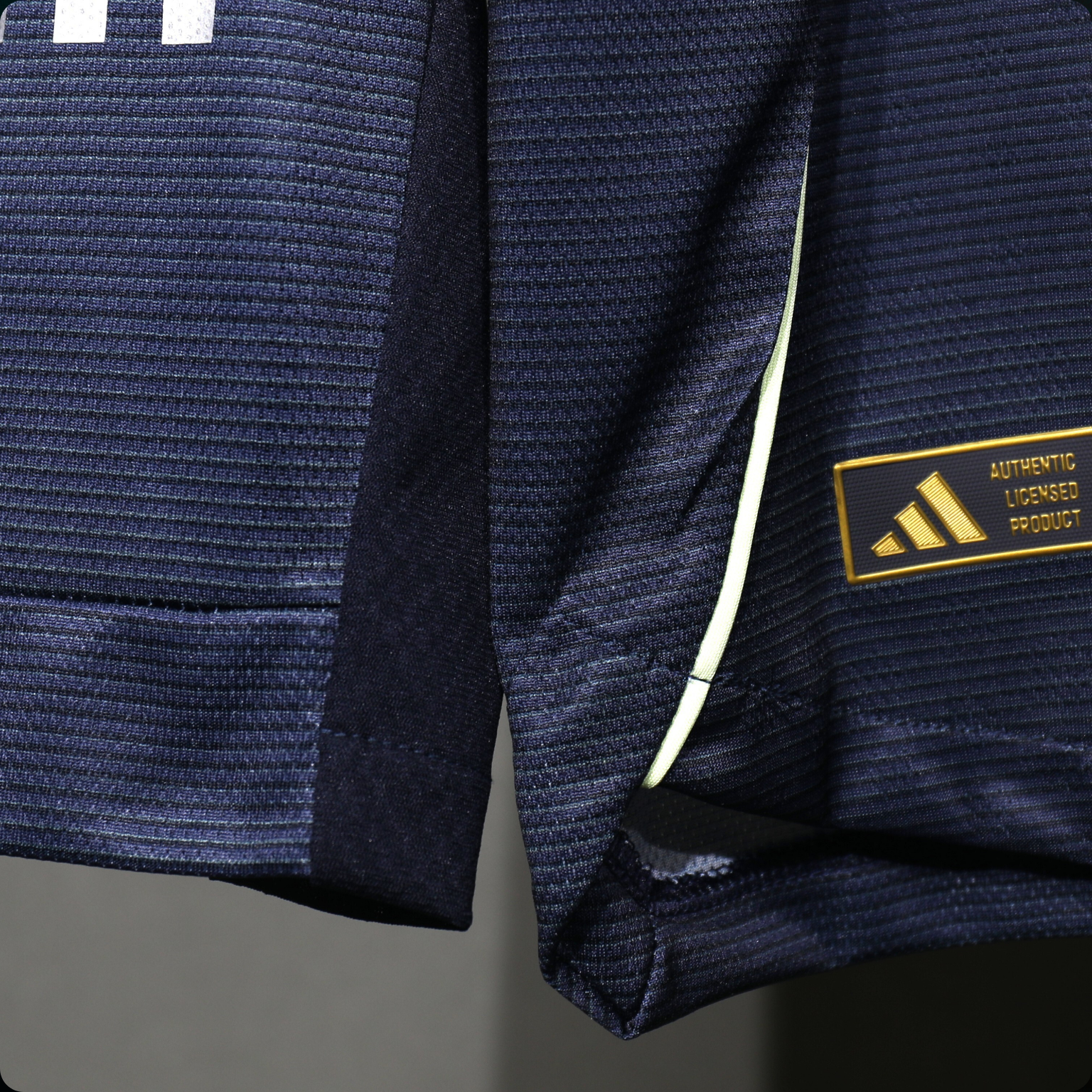Real Madrid 2025/26 – Jersey Authentic Visitante de Manga Larga