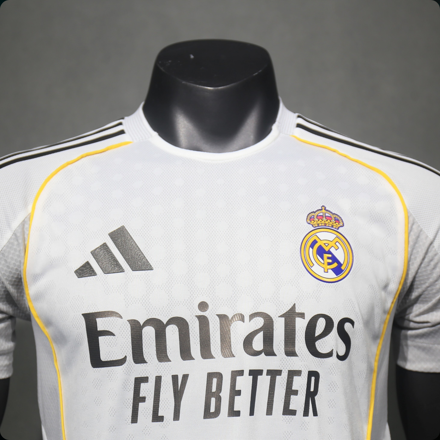 Real Madrid 2025/26 – Jersey Local Authentic / Dorsal Incluido