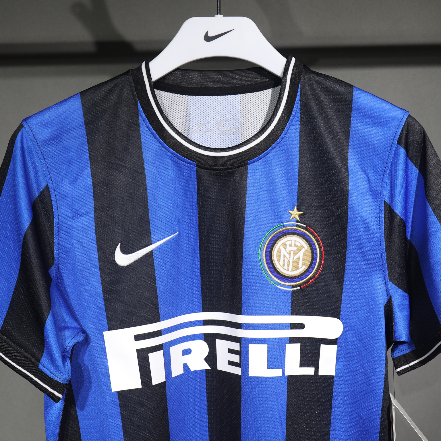 Inter de Milan 2009/10 – Jersey Local Authentic Retro / Dorsal Incluido