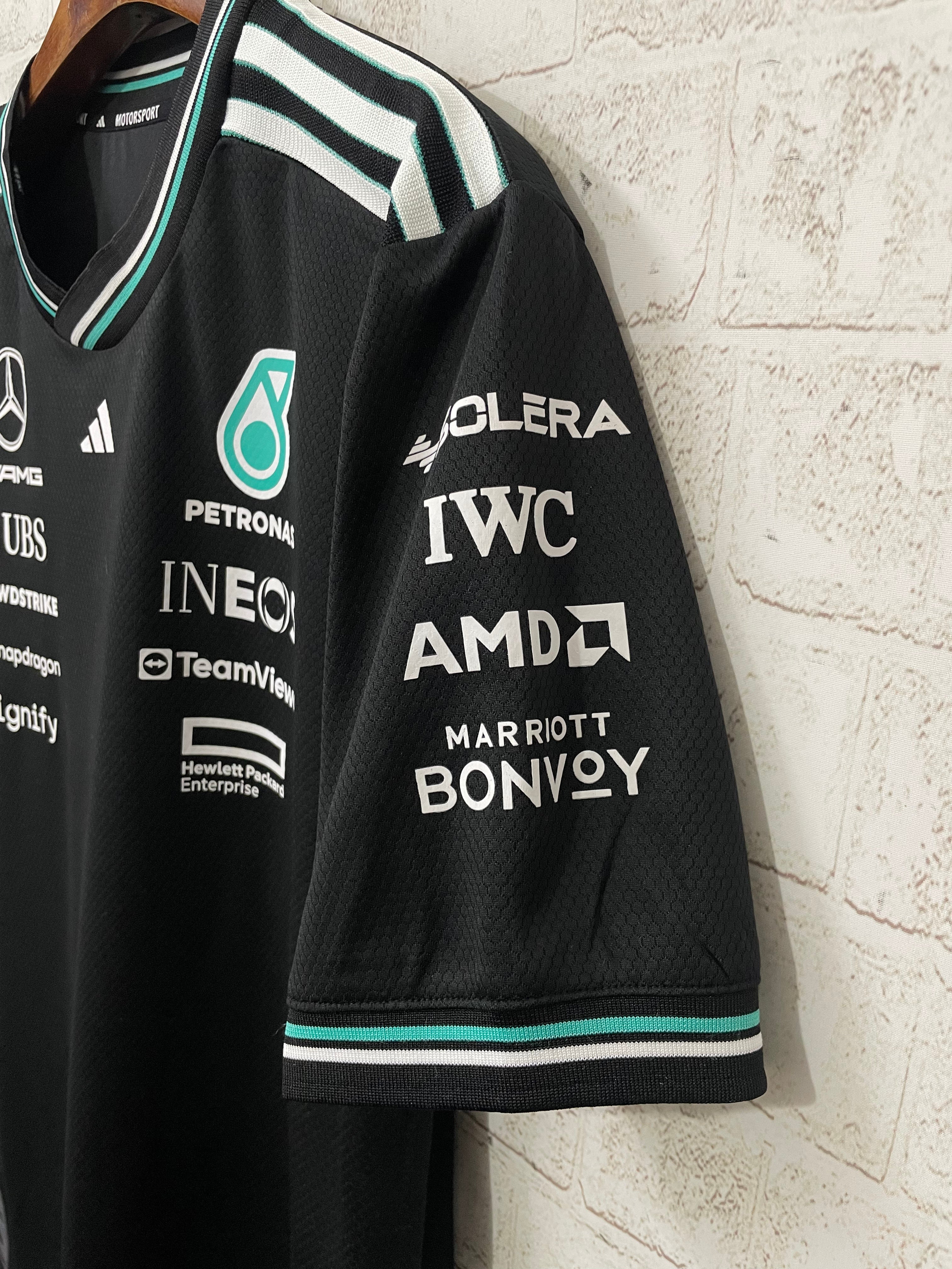 Jersey Authentic de Piloto del Equipo de F1 Mercedes - AMG Petronas 2025