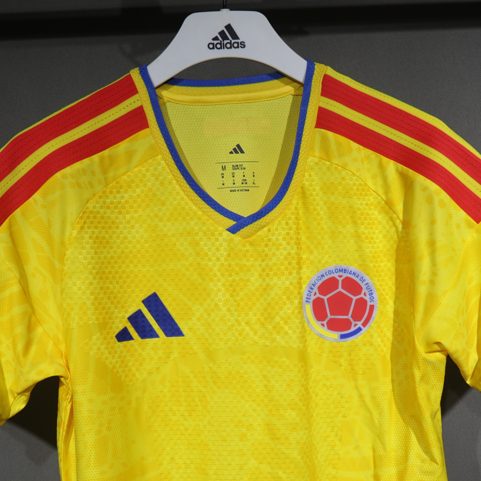 Colombia Local - Copa del Mundo 2026 Jersey Authentic