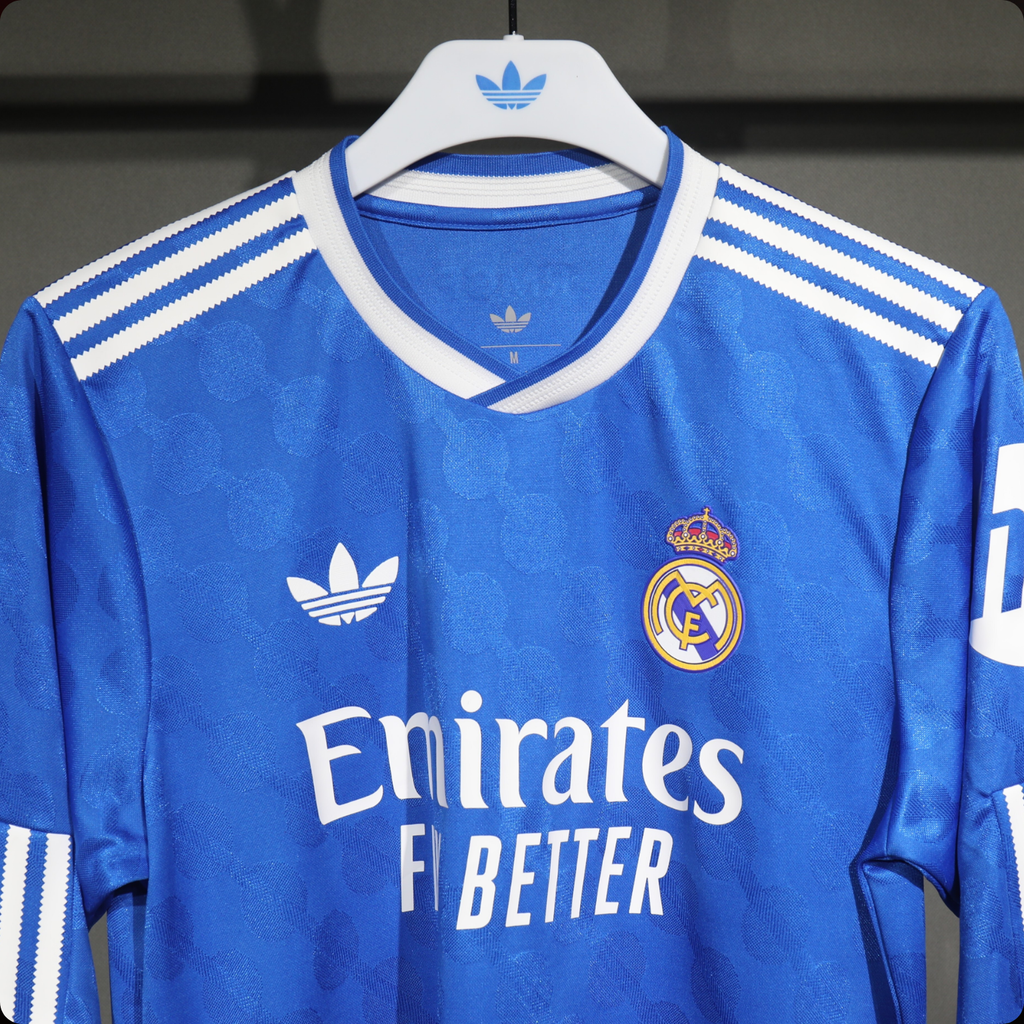 Real Madrid 2025/26 – Jersey Tercera Manga Larga Authentic / Dorsal Incluido