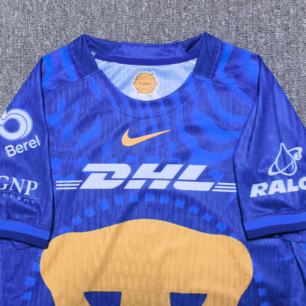 Pumas UNAM 2025/26 – Jersey Jugador Visitante