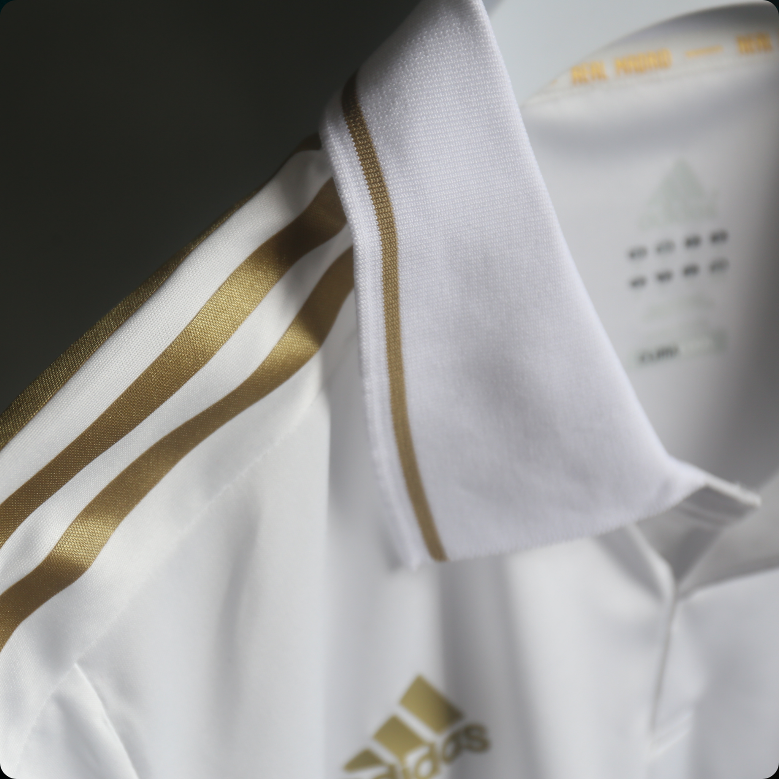 Real Madrid 2011/12 – Jersey Local Authentic Retro Manga Larga / Dorsal Incluido