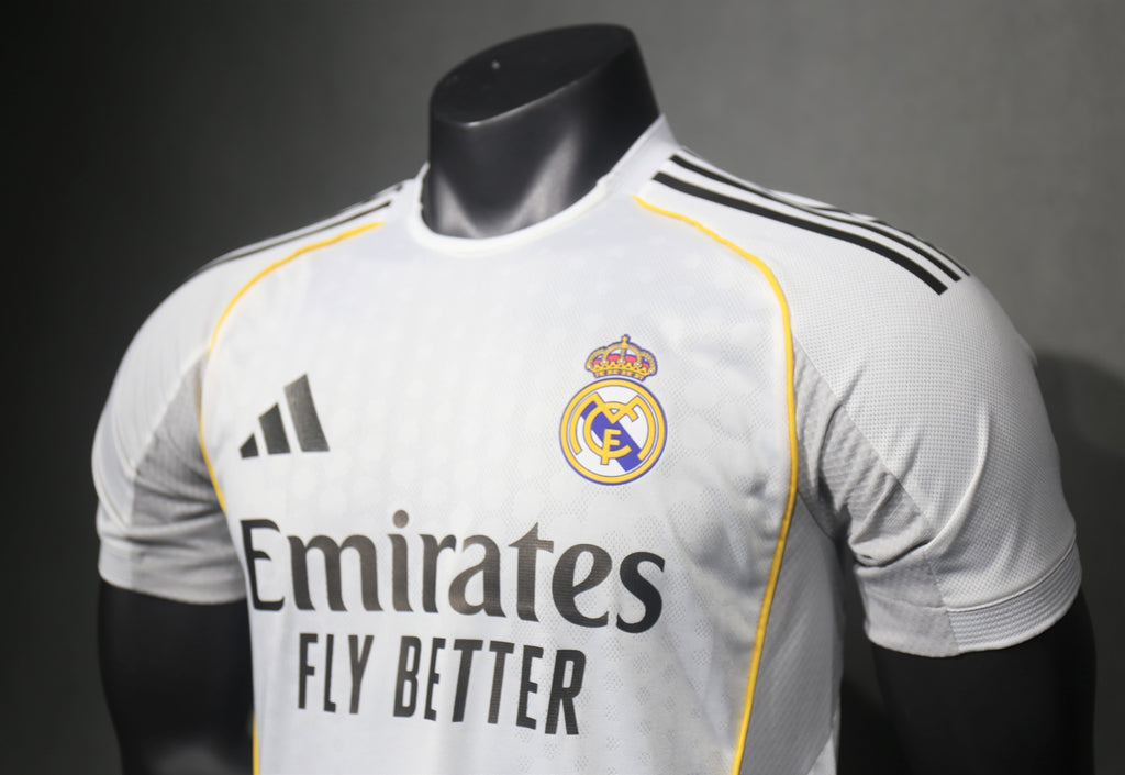 Real Madrid 2025/26 – Jersey Local Authentic / Dorsal Incluido