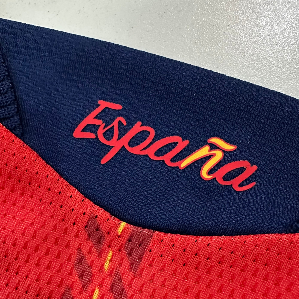 España (Mundial 2026) – Jersey Local Manga Larga Premium
