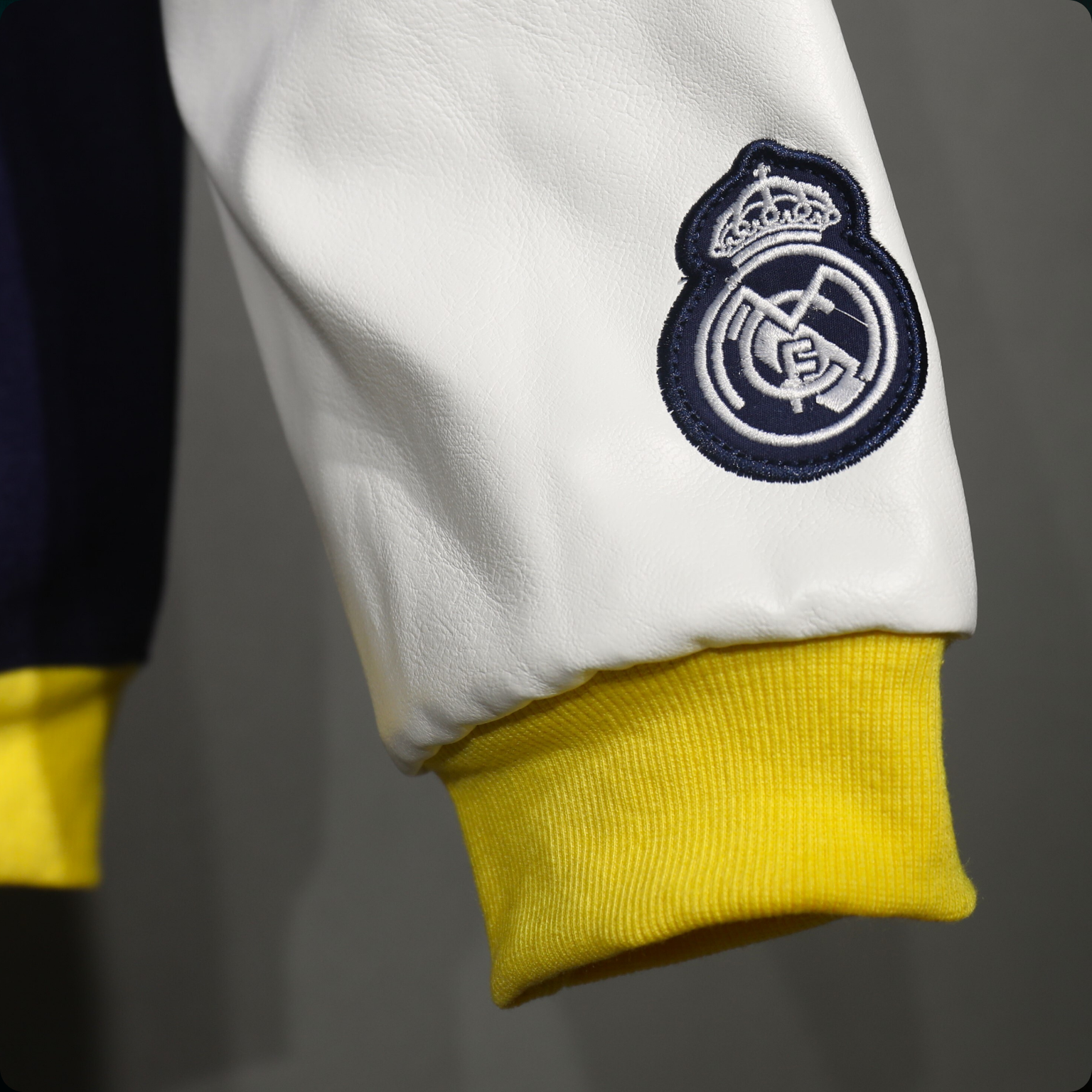 Chamarra VRCT Tipo Béisbol Real Madrid – Authentic