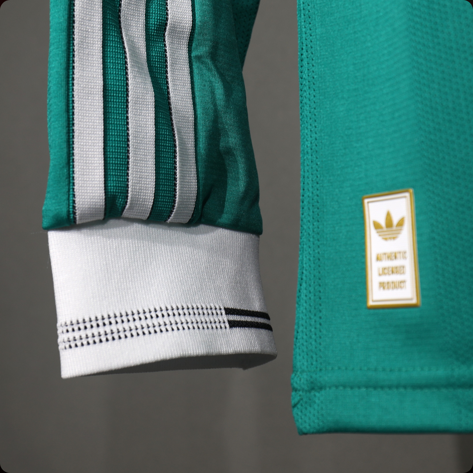 Liverpool 2025/26 – Jersey Tercero Manga Larga Authentic / Dorsal Incluido