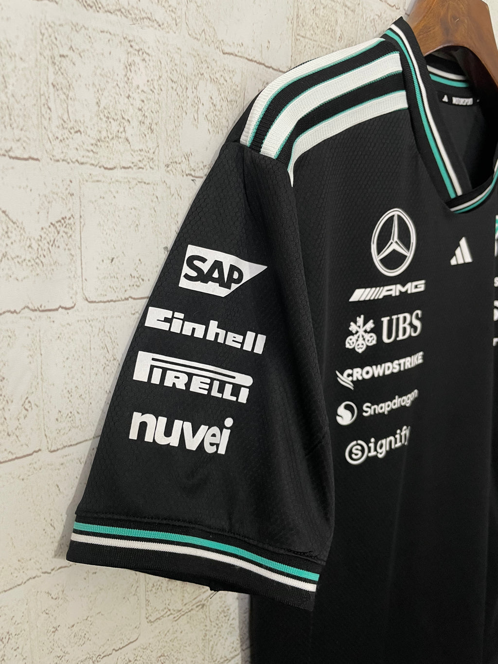 Jersey Authentic de Piloto del Equipo de F1 Mercedes - AMG Petronas 2025