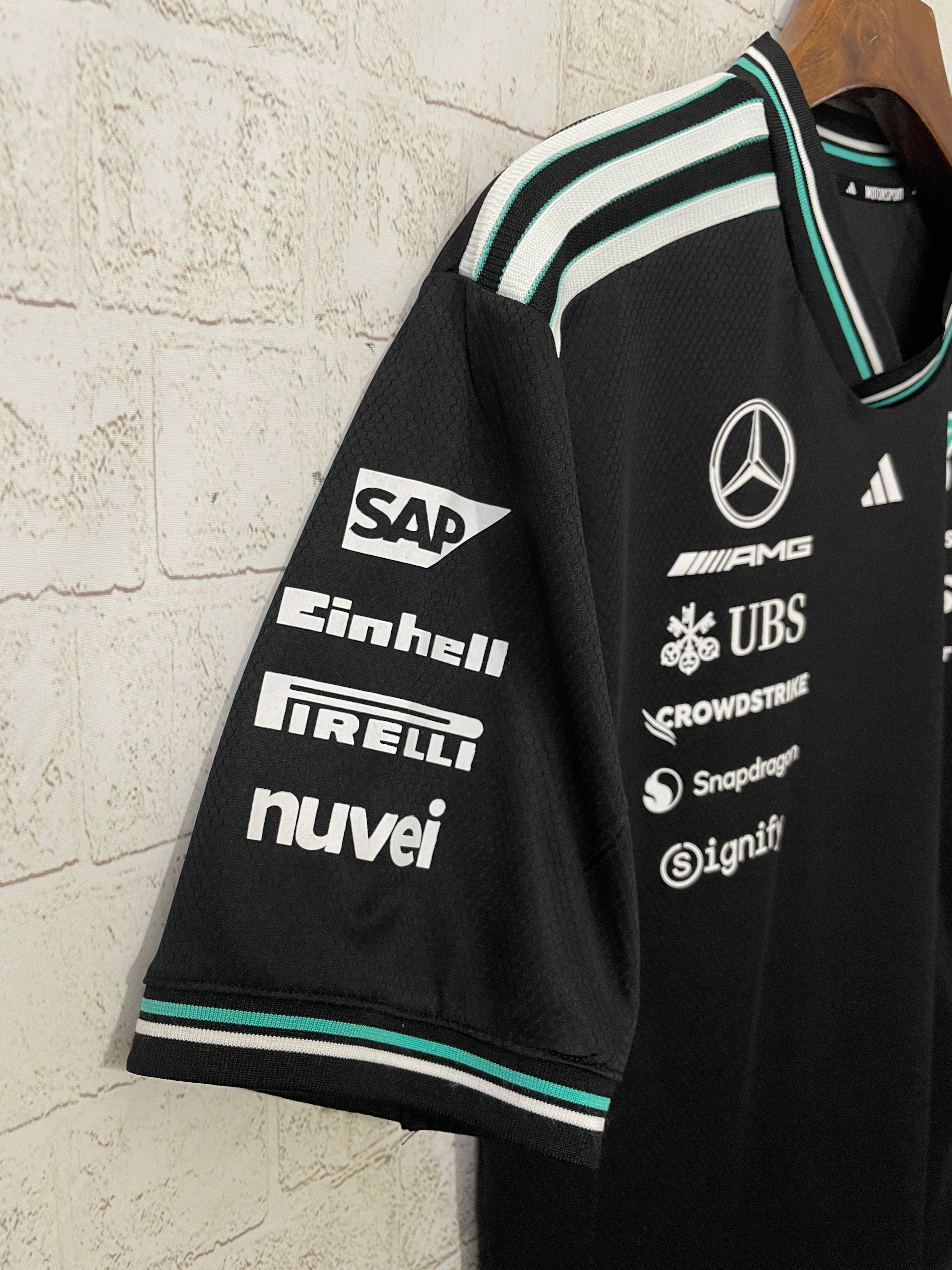 Jersey Authentic de Piloto del Equipo de F1 Mercedes - AMG Petronas 2025