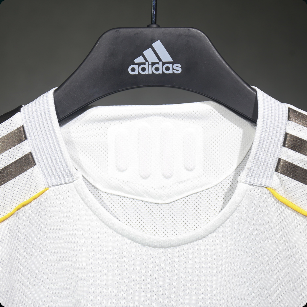 Real Madrid 2025/26 – Jersey Local Authentic / Dorsal Incluido