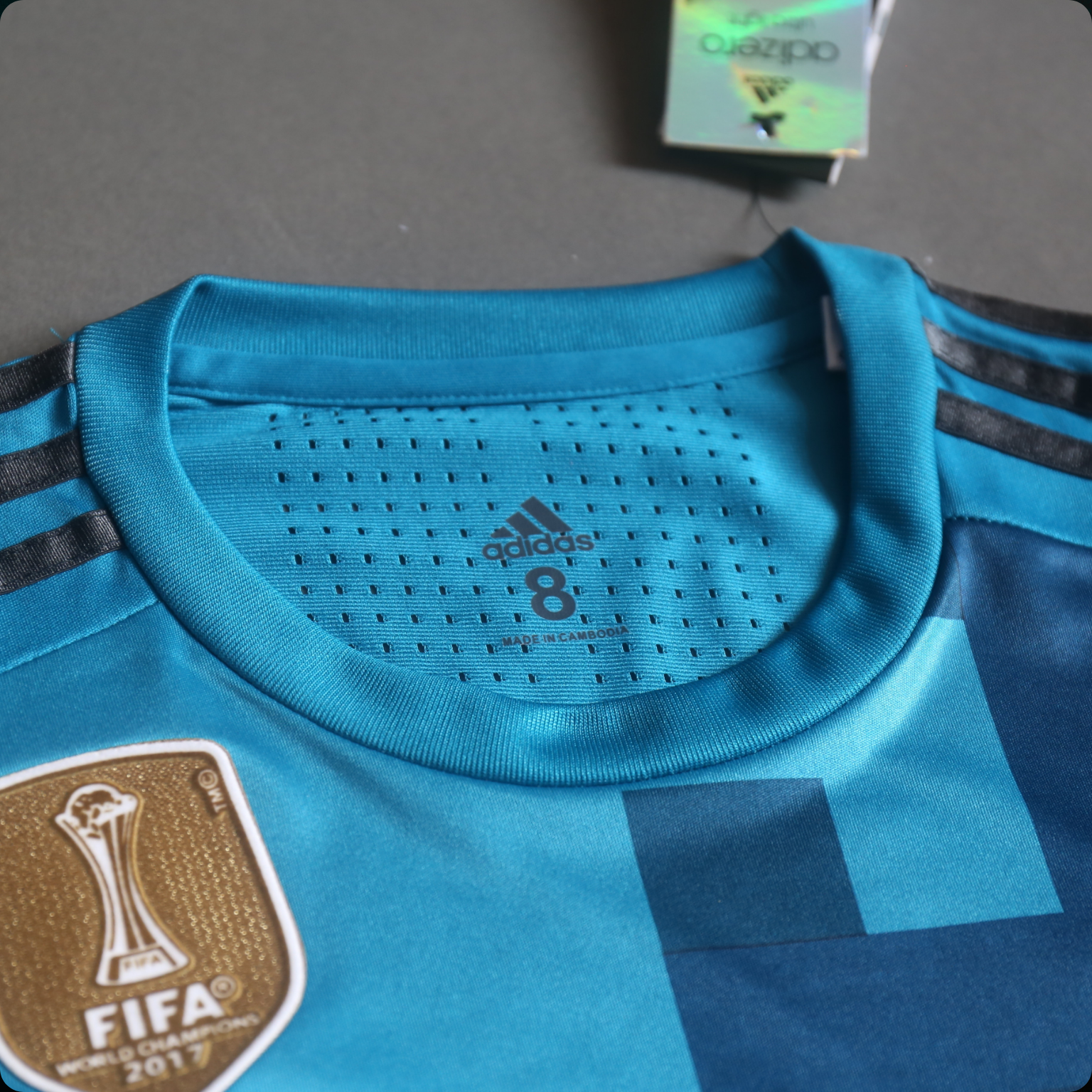 Real Madrid 2017/18 – Jersey Tercera Authentic Retro Manga Larga / Dorsal Incluido