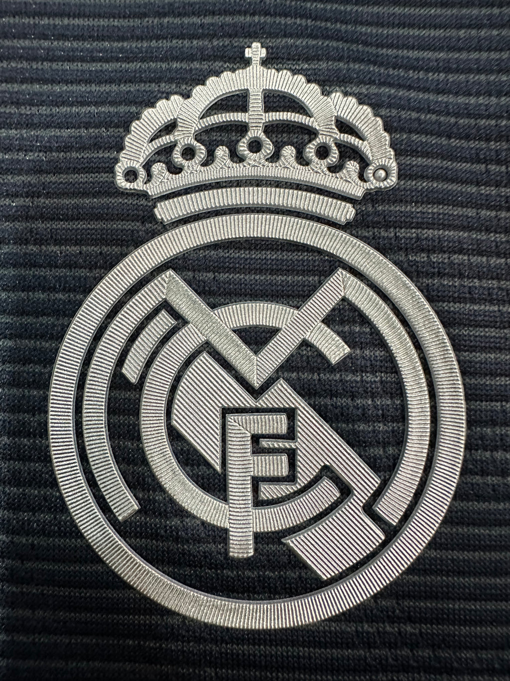 Real Madrid 2025/26 – Jersey Local Autentic / Dorsal Incluido