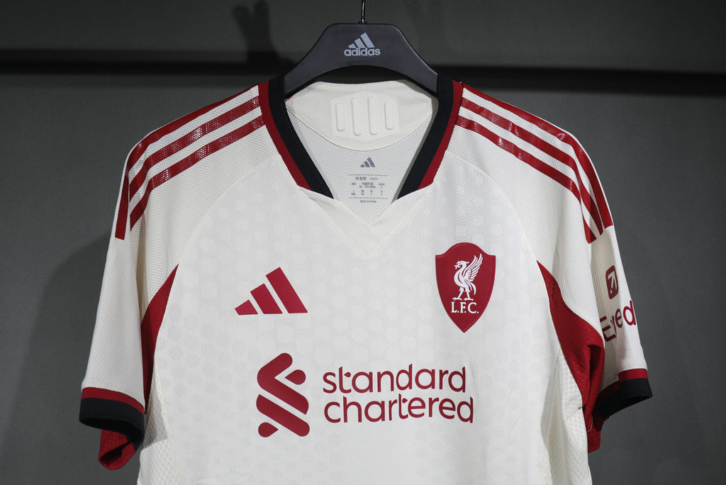 Liverpool 2025/26 – Jersey Visitante Authentic / Dorsal Incluido