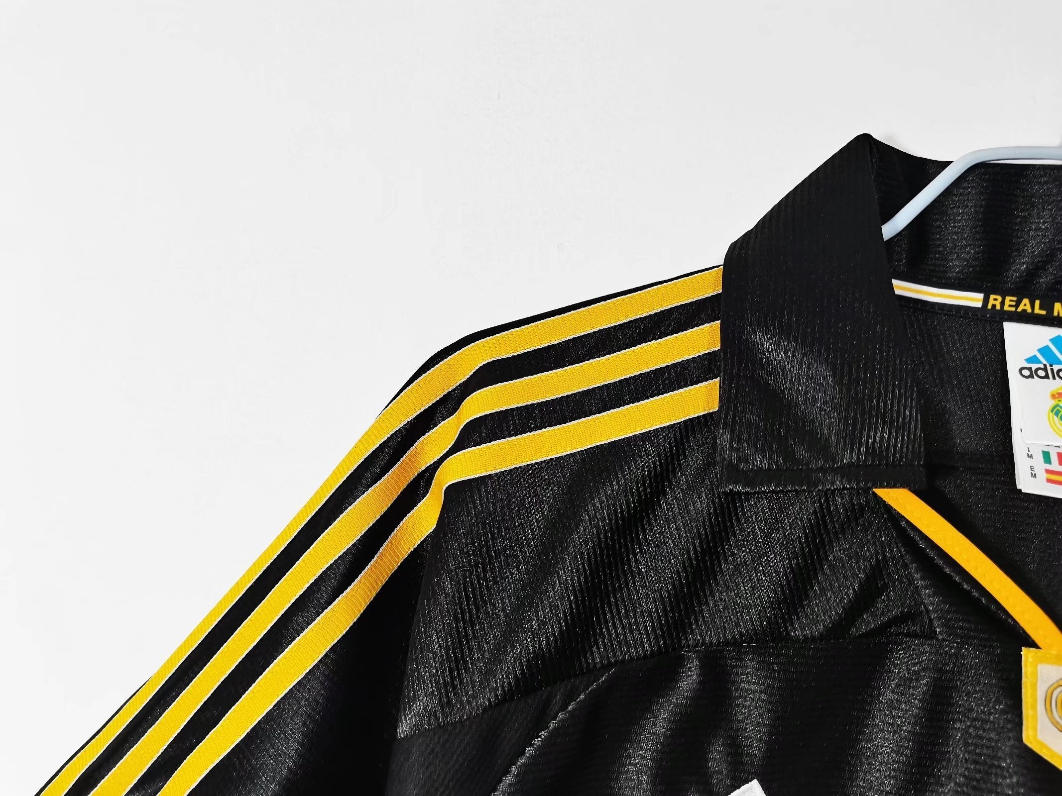 Real Madrid 1999/01– Jersey Visitante Authentic Retro / Dorsal Incluido