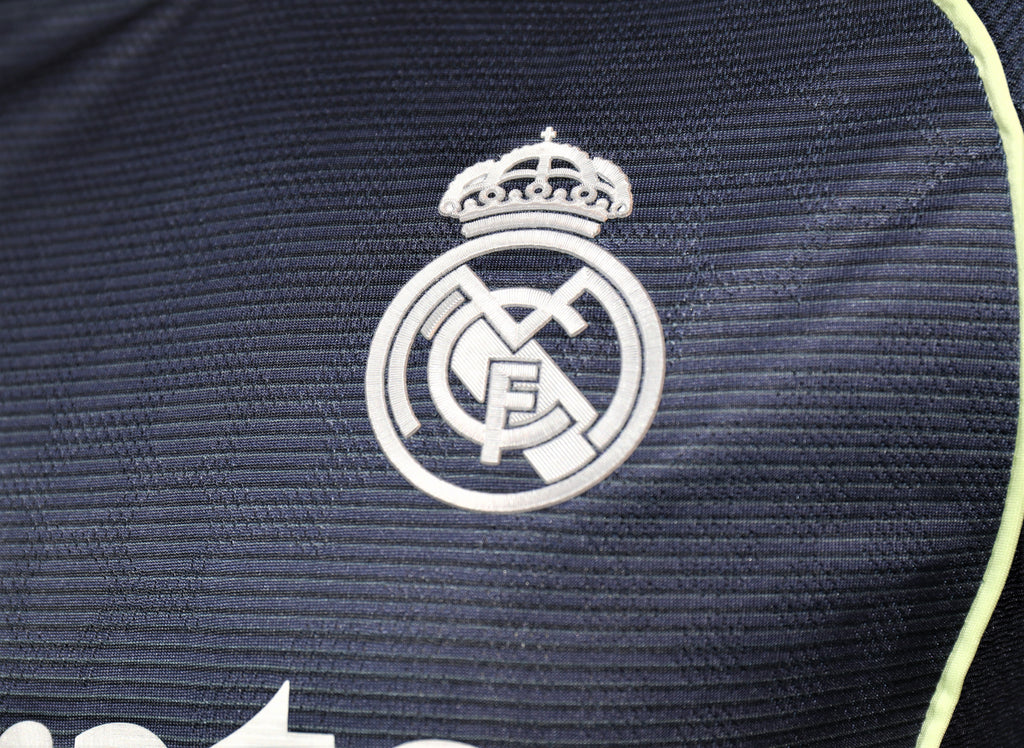 Real Madrid 2025/26 – Jersey Local Autentic / Dorsal Incluido