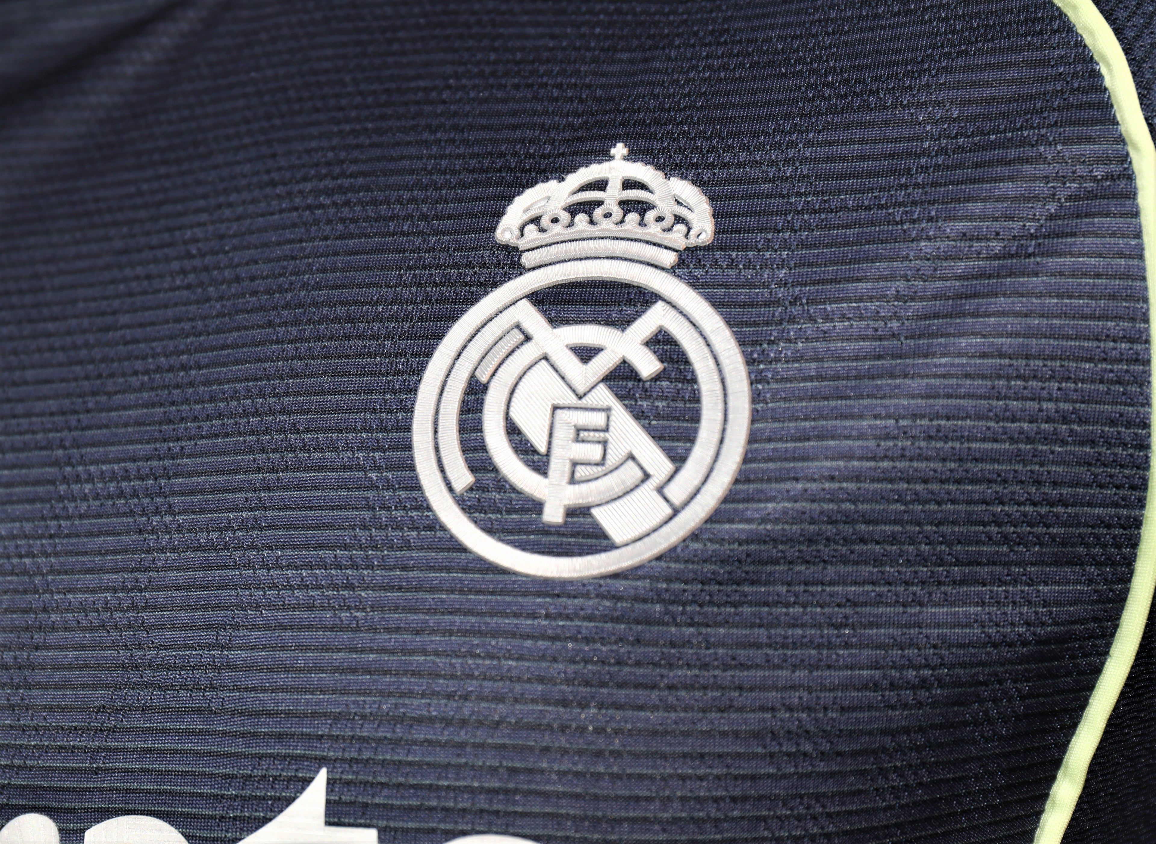 Real Madrid 2025/26 – Jersey Local Autentic / Dorsal Incluido