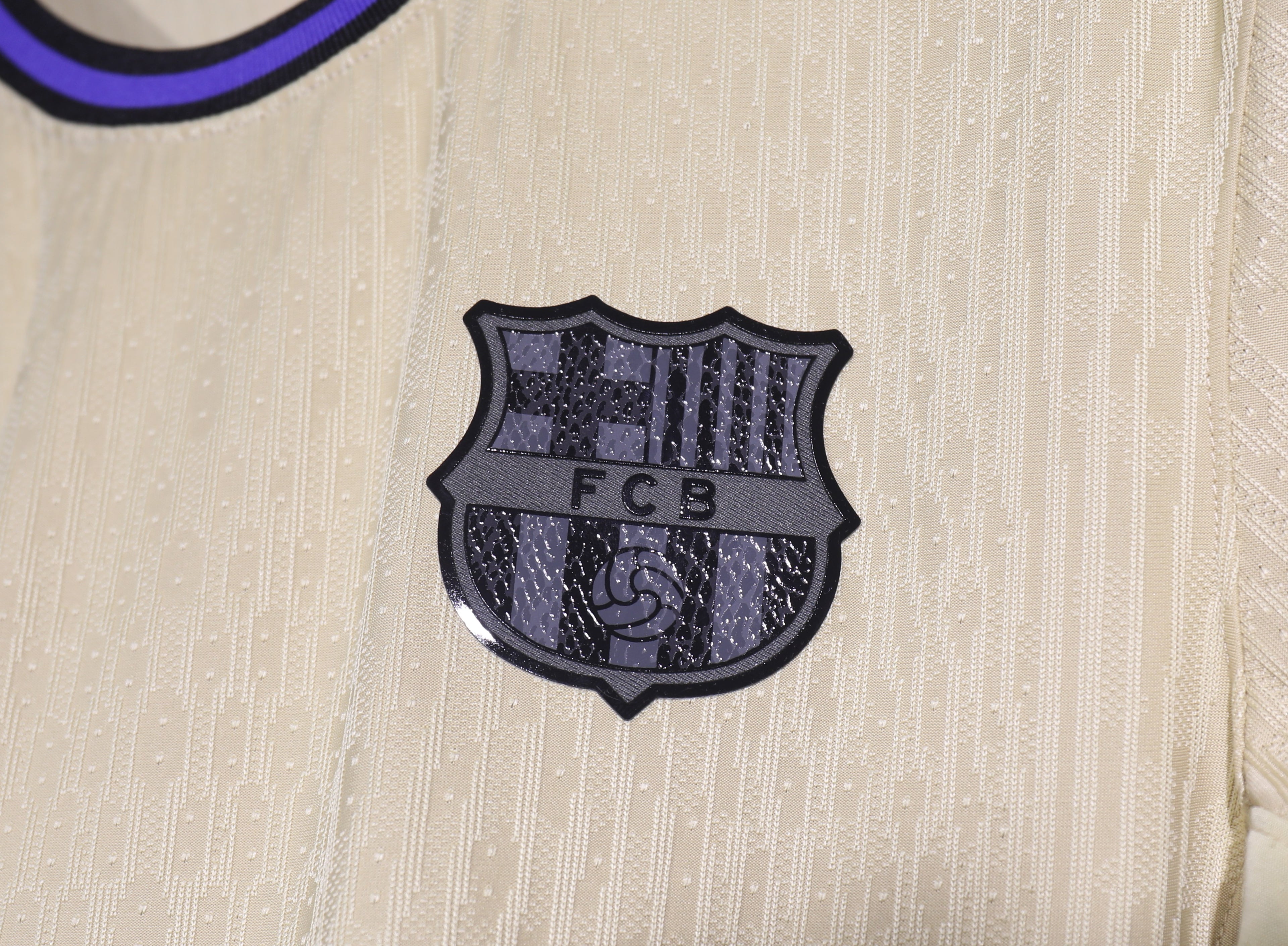 FC Barcelona 2025/26 – Jersey Visitante Manga Larga / Dorsal Incluido