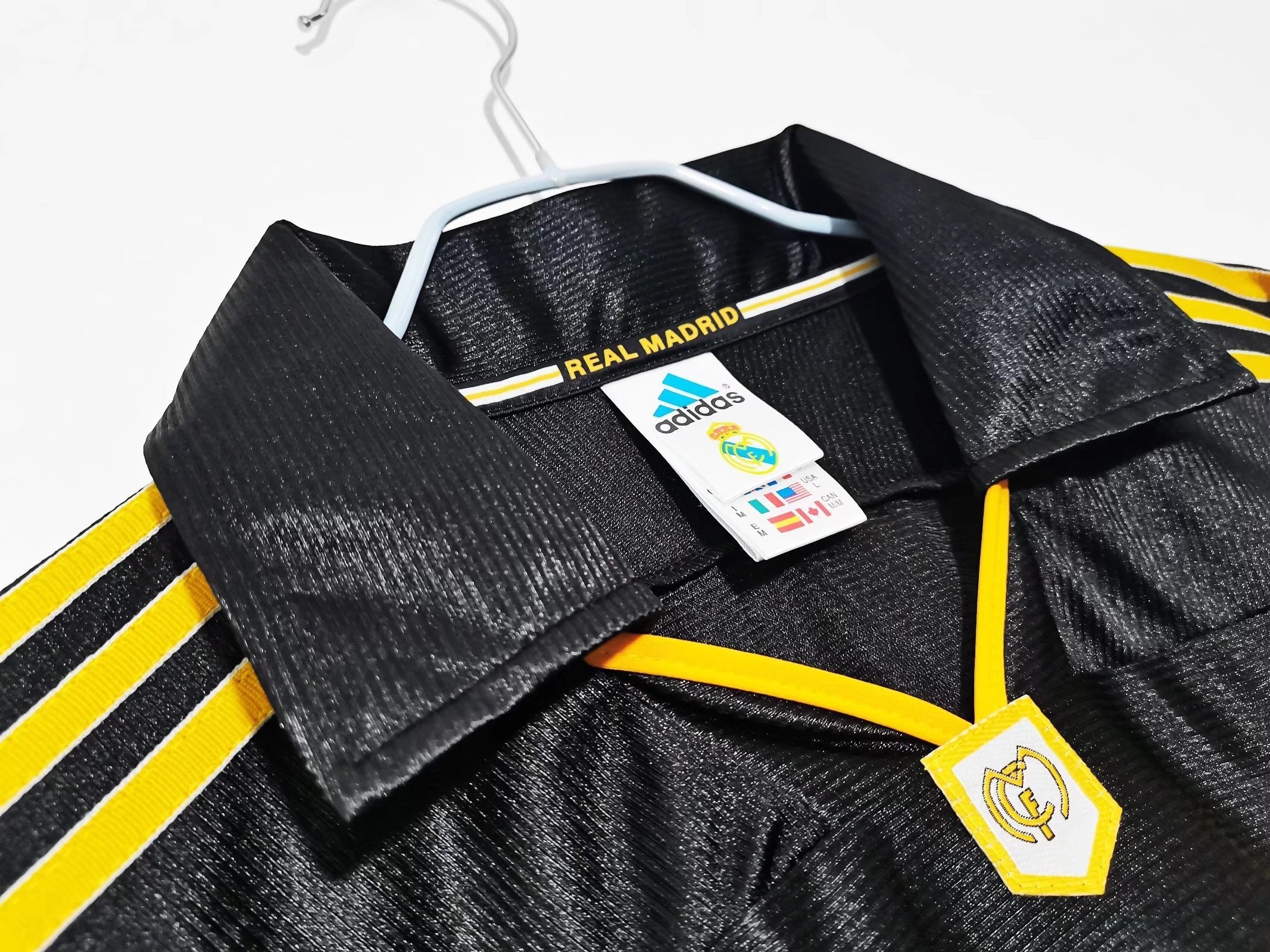 Real Madrid 1999/01– Jersey Visitante Authentic Retro / Dorsal Incluido