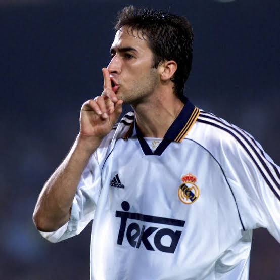 Real Madrid 1999/01– Jersey Local Authentic Retro / Dorsal Incluido