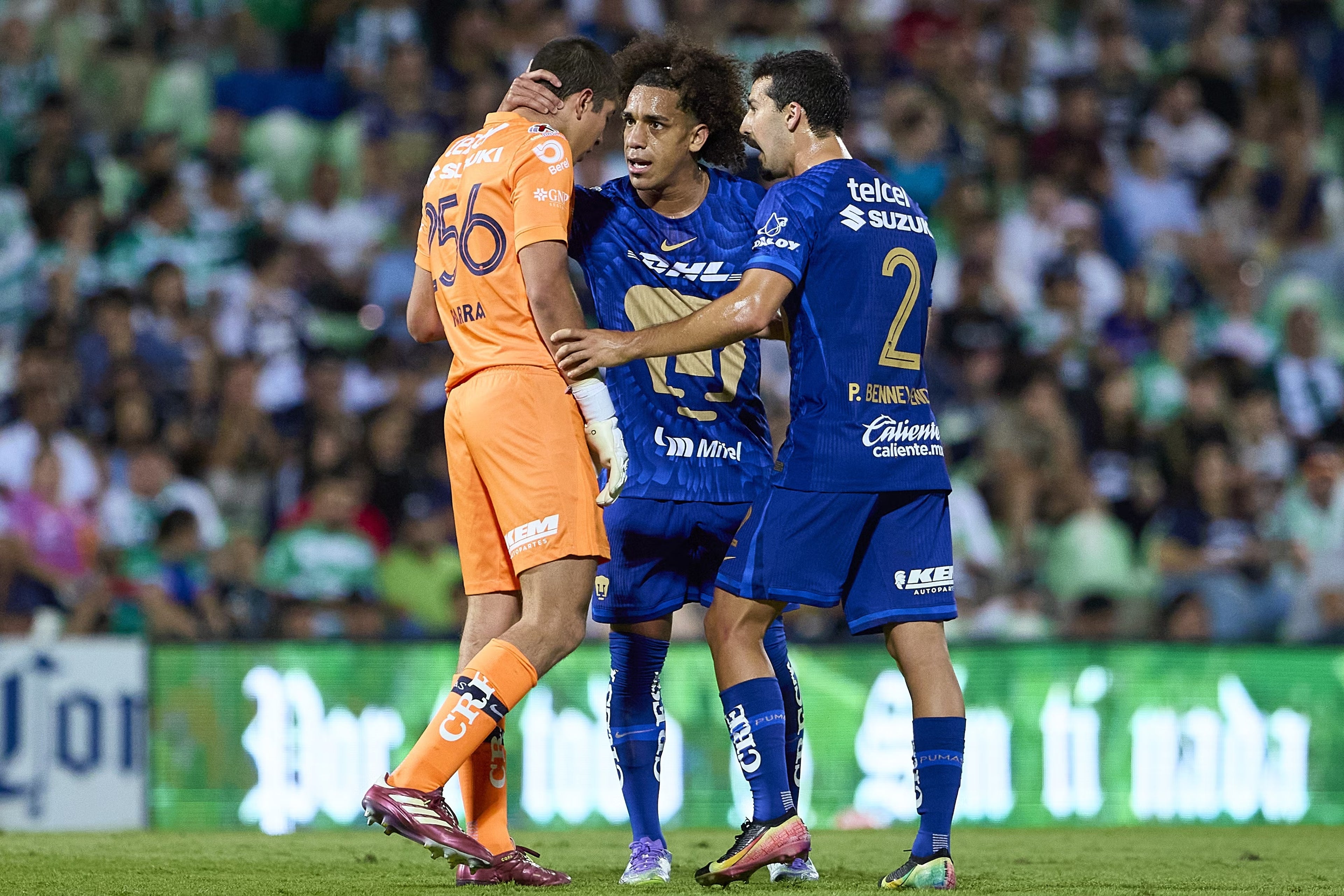 Pumas UNAM 2025/26 – Jersey Jugador Visitante