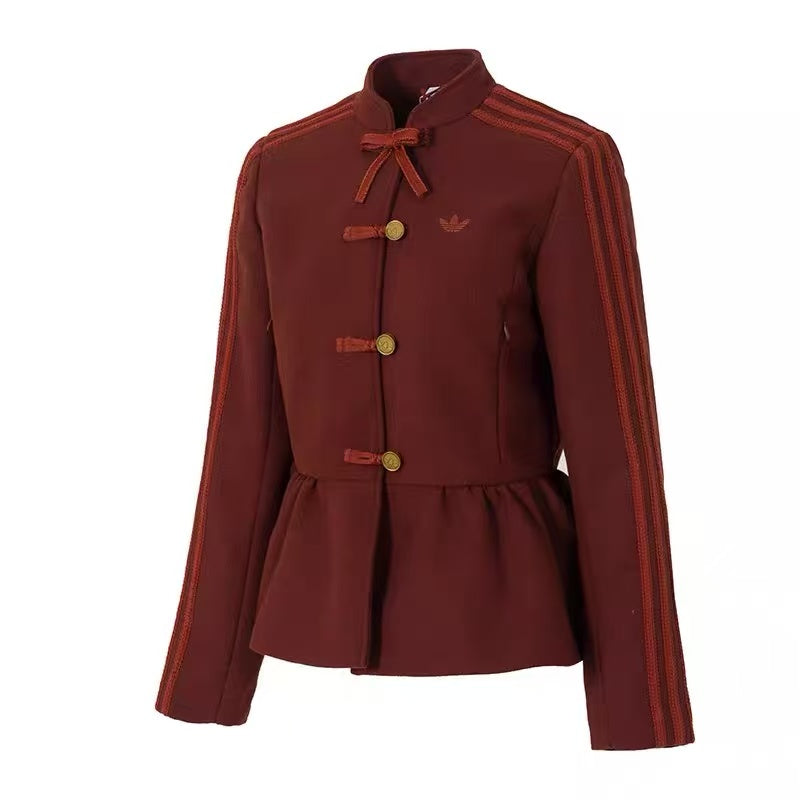 Chaqueta adidas Peplum bordada mujer color guinda estilo oriental con alamares