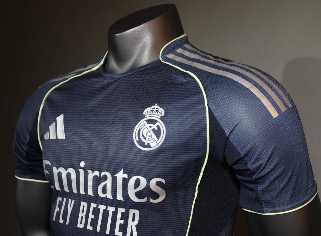Real Madrid 2025/26 – Jersey Authentic Visitante de Manga Larga